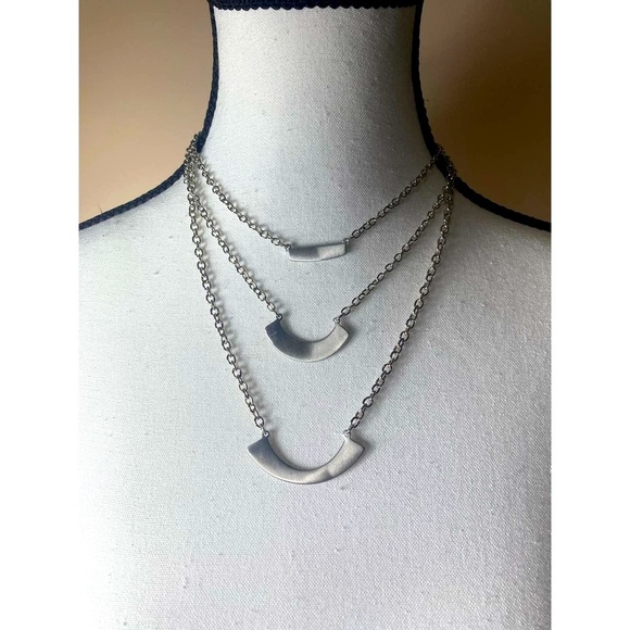 Banana Republic Minimal Necklace NWT - Picture 2 of 6